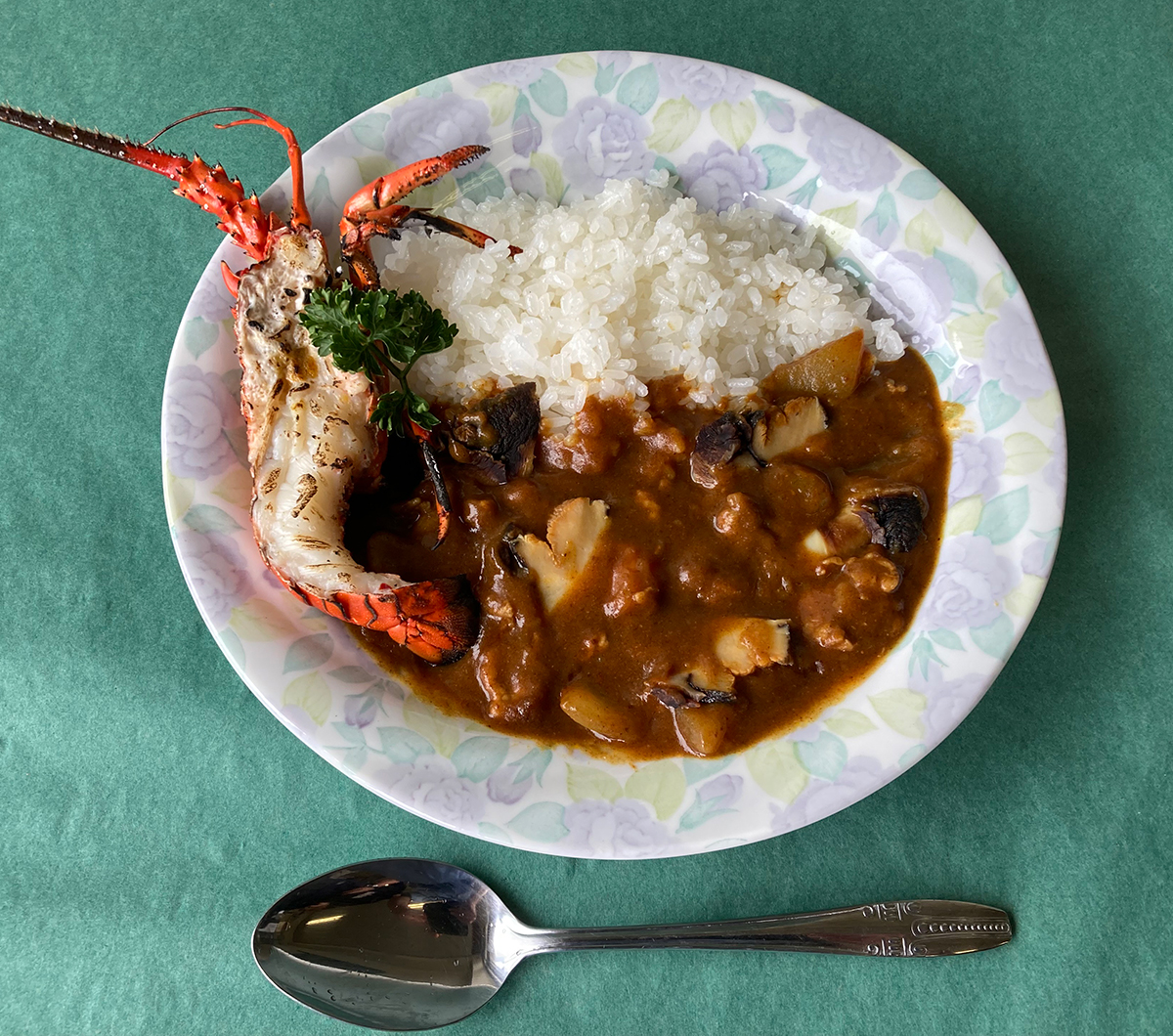 勝浦風漁師カレー（サザエカレー・伊勢海老添え）