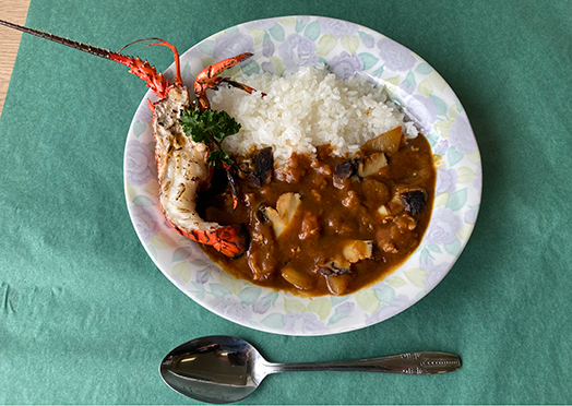 勝浦風漁師カレー（サザエカレー・伊勢海老添え）