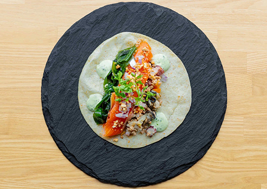 漁師が丸ごと包んだ！海の幸ごちそうタコス