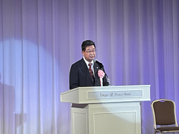 来賓挨拶をされるJF全漁連坂本雅信代表理事会長