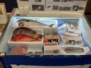 展示した鮮魚や冷凍加工品