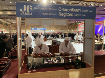 国産水産物を握り寿司で提供（マグロとネギトロ）